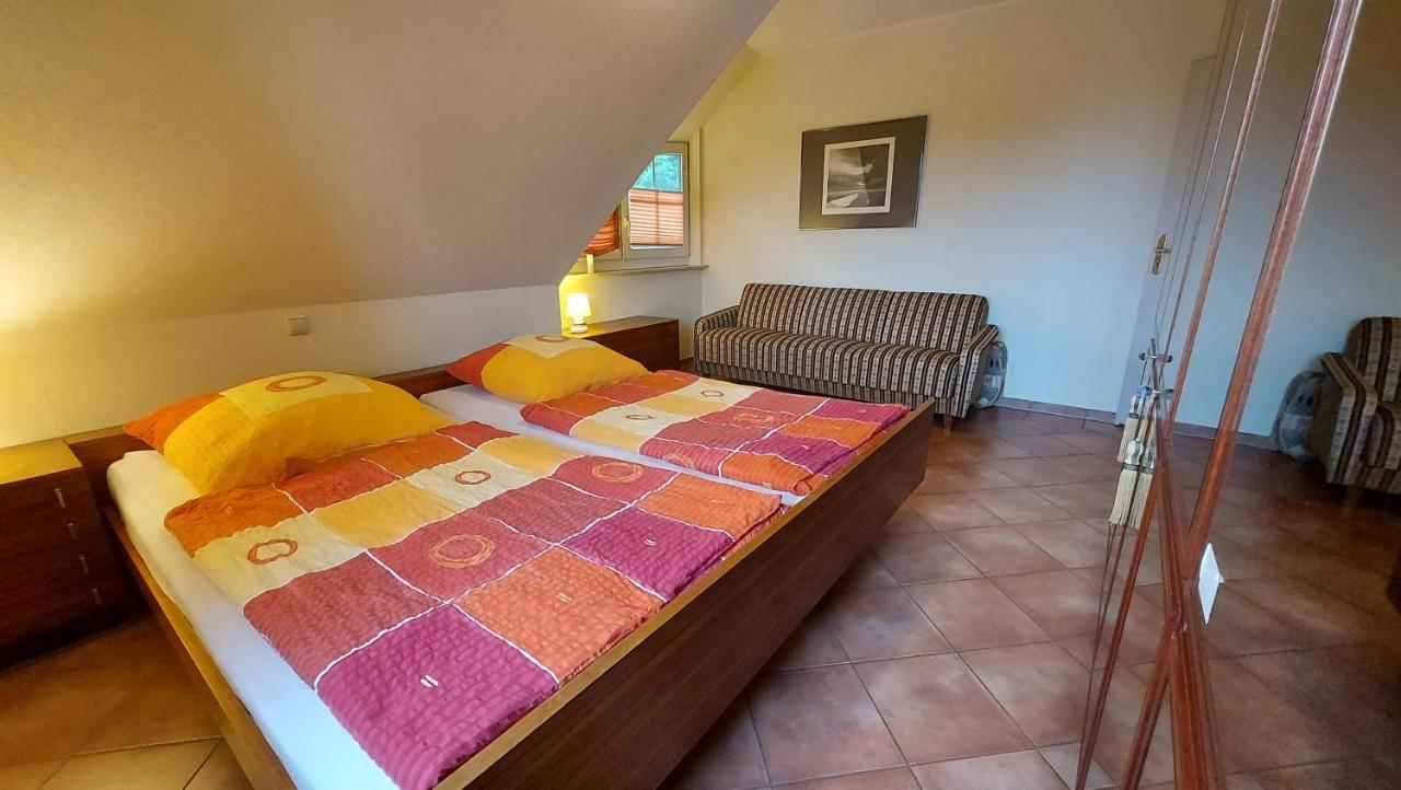 Ferienwohnung Im Uhlenhuus Wiek auf Ruegen Exterior photo