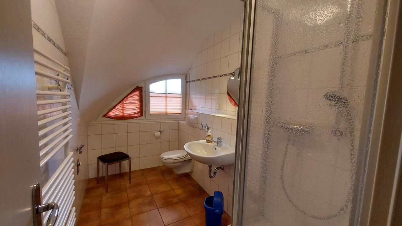Ferienwohnung Im Uhlenhuus Wiek auf Ruegen Exterior photo