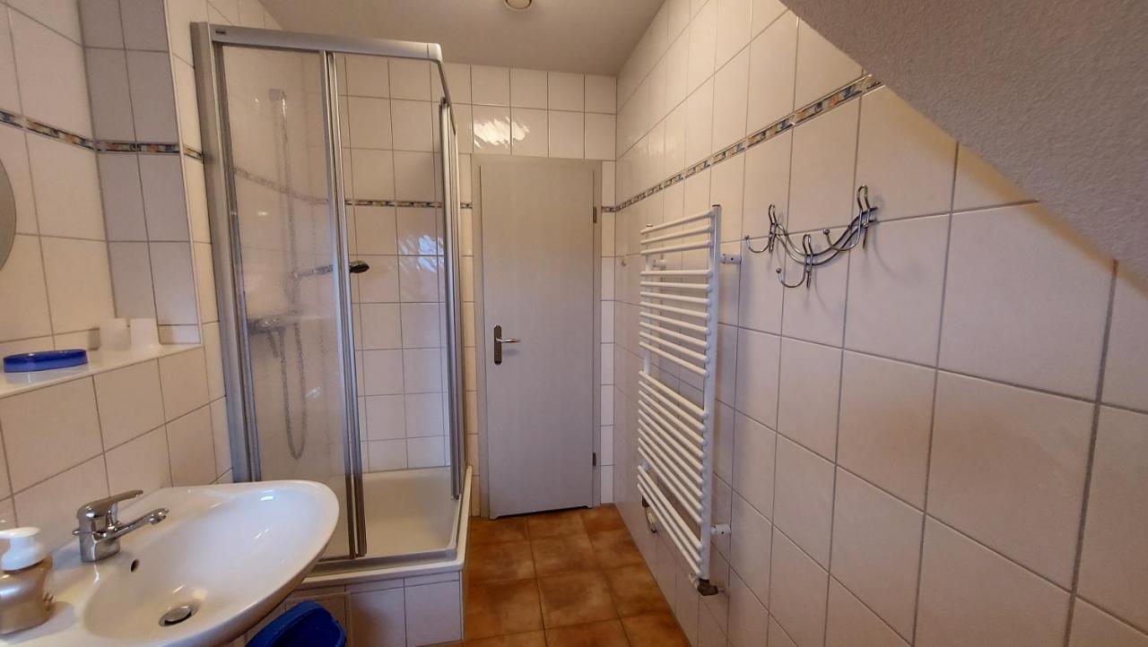 Ferienwohnung Im Uhlenhuus Wiek auf Ruegen Exterior photo