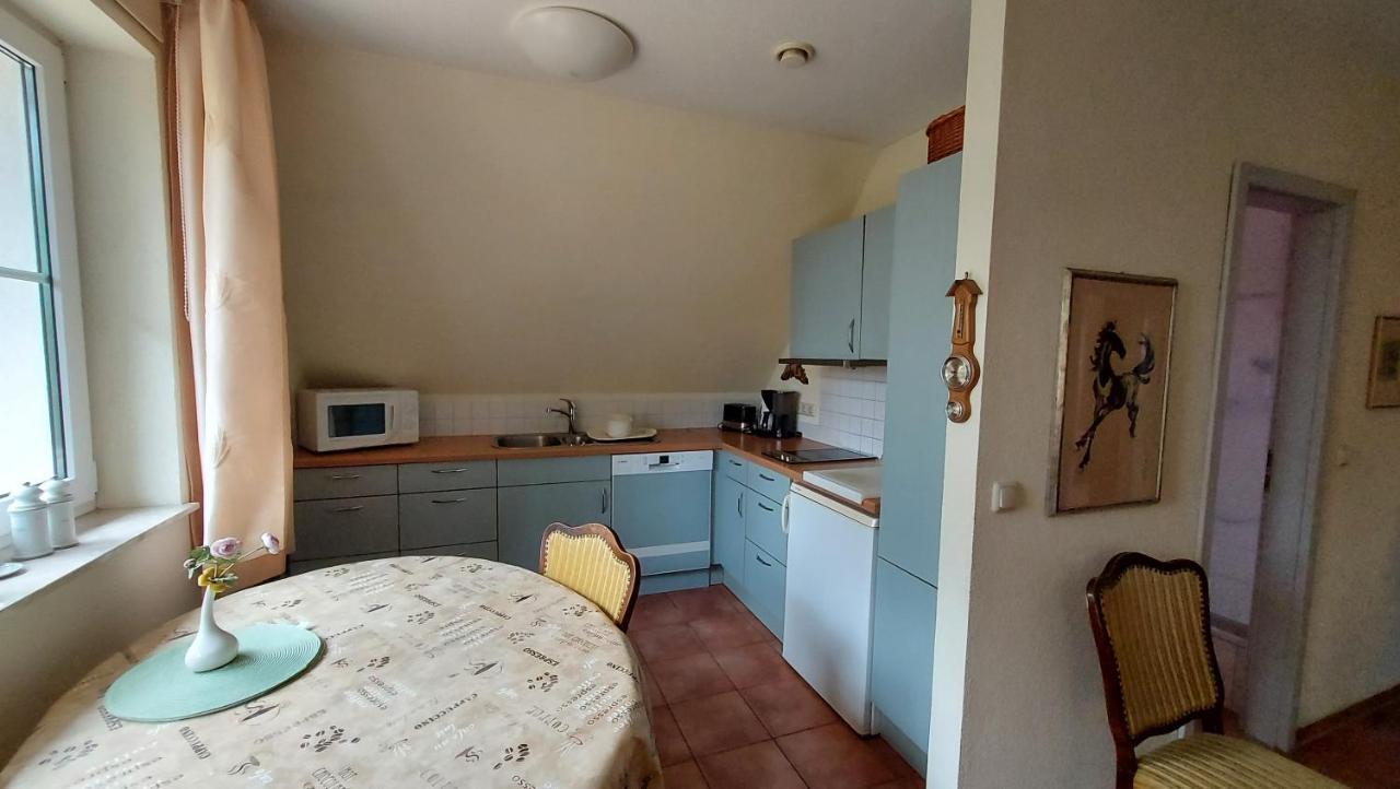 Ferienwohnung Im Uhlenhuus Wiek auf Ruegen Exterior photo