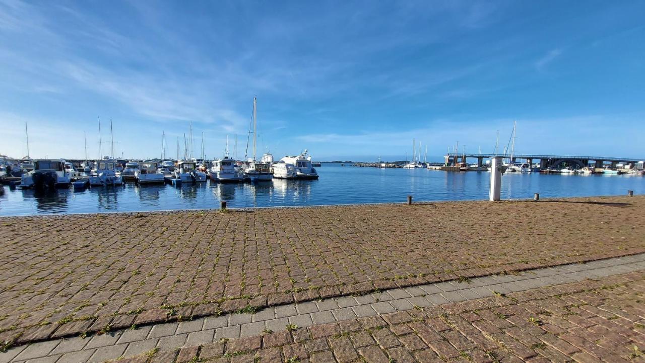 Ferienwohnung Im Uhlenhuus Wiek auf Ruegen Exterior photo