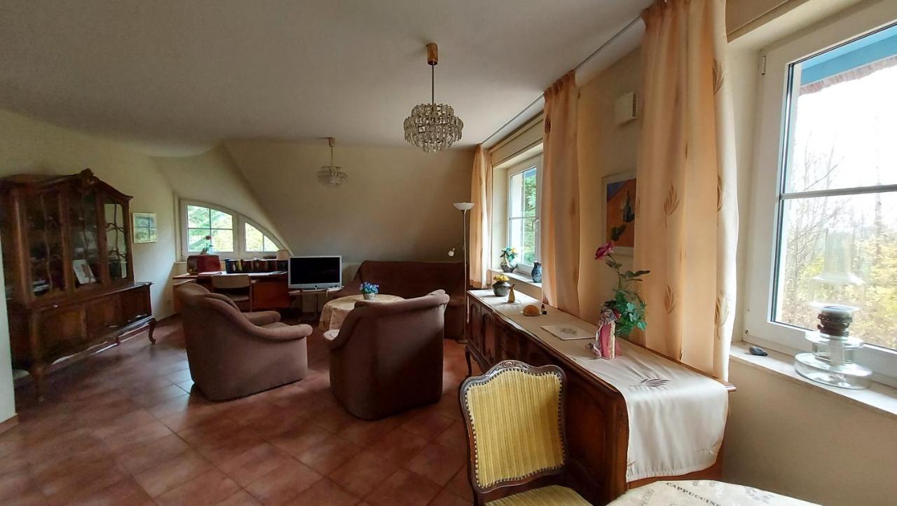 Ferienwohnung Im Uhlenhuus Wiek auf Ruegen Exterior photo