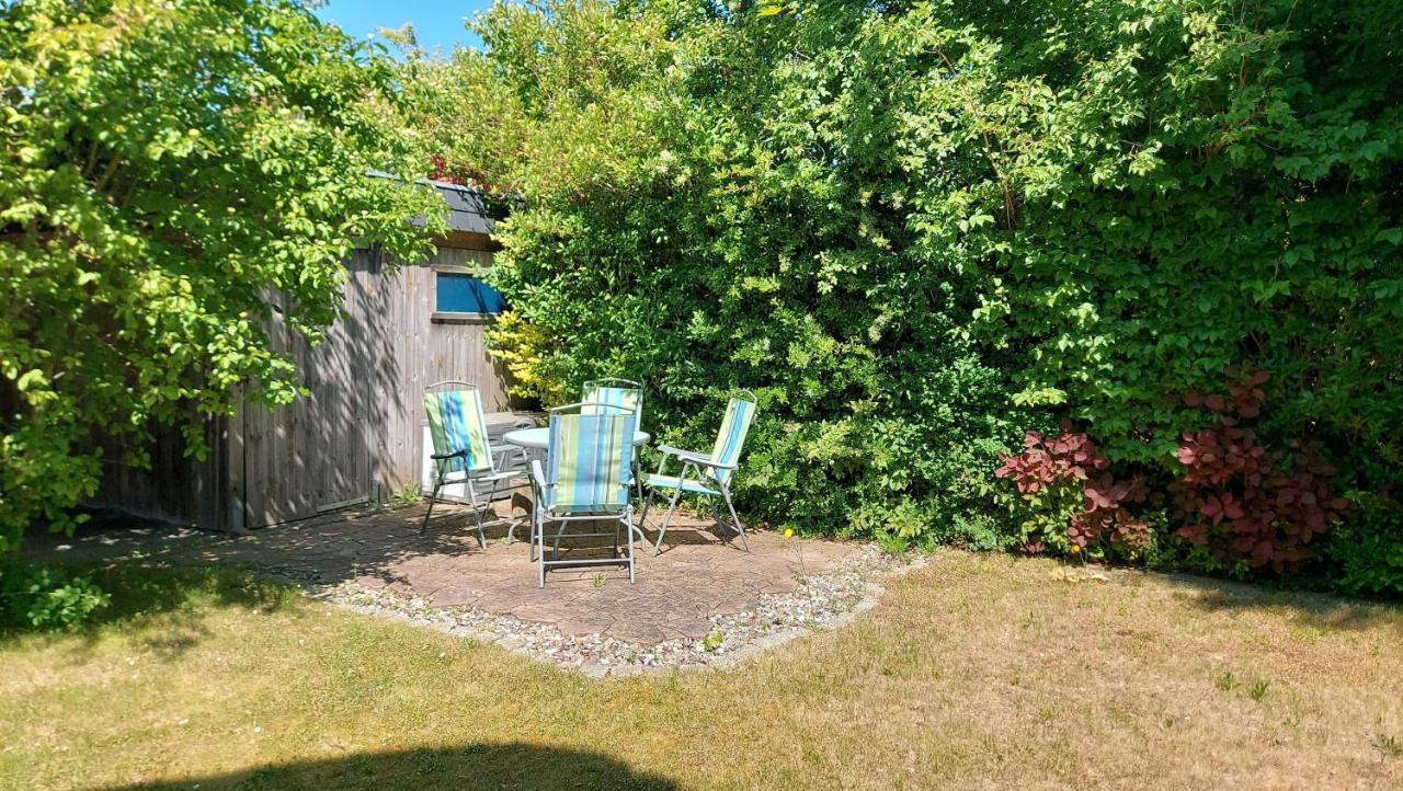 Ferienwohnung Im Uhlenhuus Wiek auf Ruegen Exterior photo